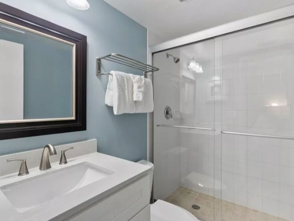 Lovely 2 bed 2 bath Condo located on the #1 beach!