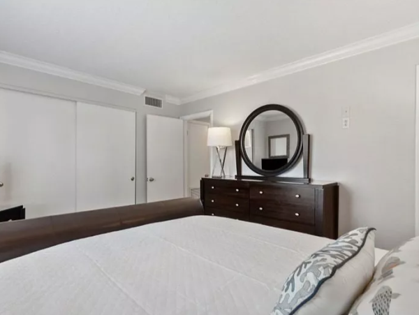 Lovely 2 bed 2 bath Condo located on the #1 beach!