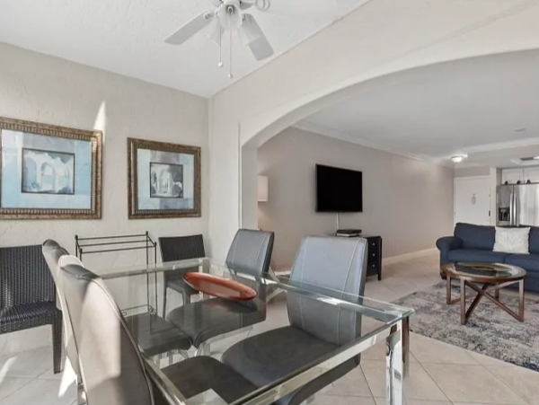 Lovely 2 bed 2 bath Condo located on the #1 beach!