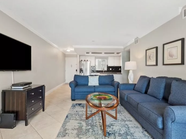 Lovely 2 bed 2 bath Condo located on the #1 beach!