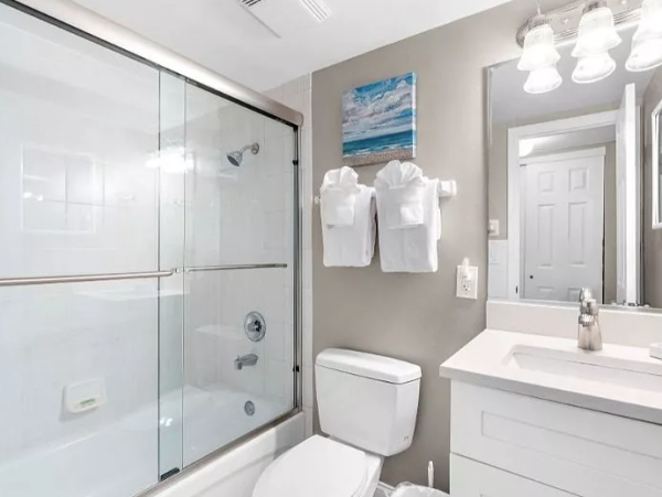 Two Bedroom Two Bathroom Beach Condo Sleeps 6