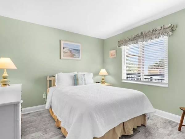 Two Bedroom Two Bathroom Beach Condo Sleeps 6