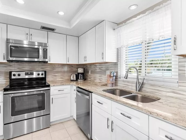 Two Bedroom Two Bathroom Beach Condo Sleeps 6