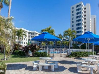 Lovely 2 bed 2 ba Condo - located on the #1 beach - additional view, photo 3