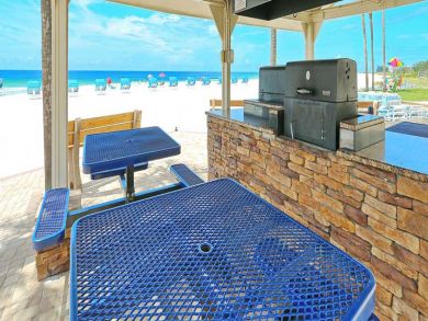 Lovely 2 bed 2 ba Condo - located on the #1 beach