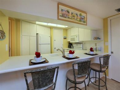 Kitchen with Breakfast Bar