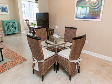 Dining Tabel & Chairs