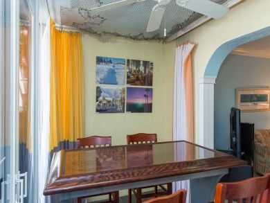 Dining Table & Chairs