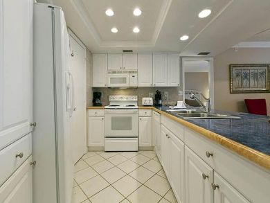 Luxury Rental Beach Pool Excellent 2 Bedrooms Partial Views - additional view, photo 5
