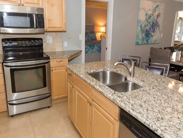 Partial Ocean Views from this Lovely Condo in Siesta Key