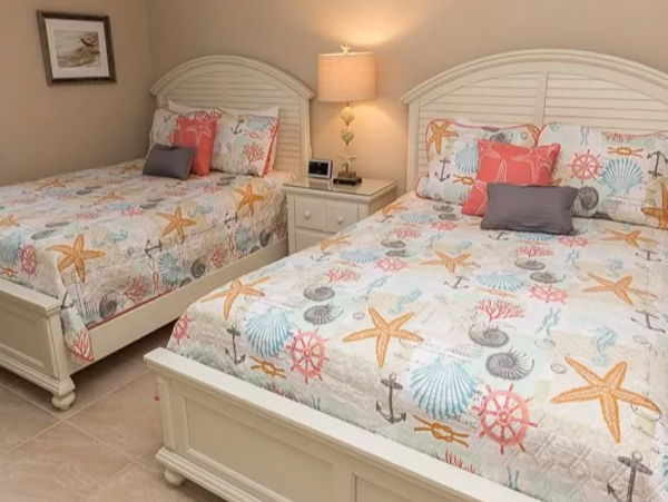 Partial Ocean Views from this Lovely Condo in Siesta Key