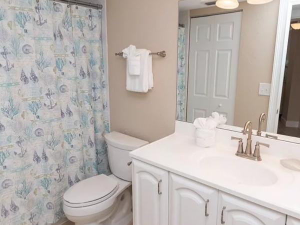 Partial Ocean Views from this Lovely Condo in Siesta Key
