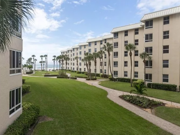 Partial Ocean Views from this Lovely Condo in Siesta Key