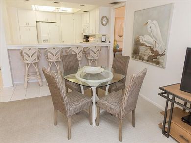 Kitchen & Dining Area