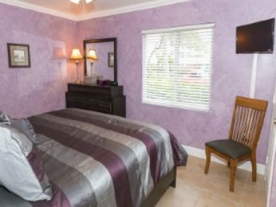 Siesta Key Beach Vacation Condo with Two Bedrooms Sleeps 6