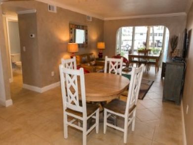 Siesta Key Beach Vacation Condo with Two Bedrooms Sleeps 6