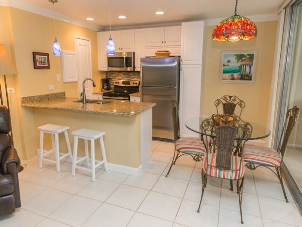 One Bedroom Beach Vacation Rental Siesta Key with Pool