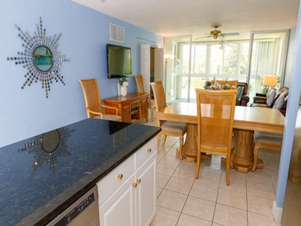 Lovely 2 Bedroom Unit in Siesta Key Sleeps 6