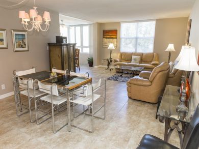 Lovely Siesta Key Vacation Condo in Resort Setting