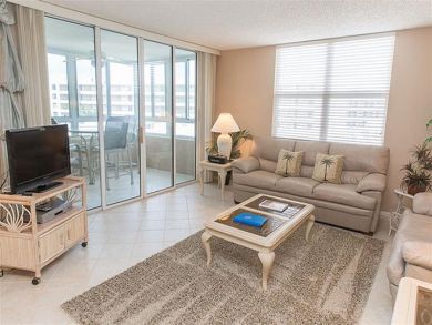 Living Area Open to Lanai
