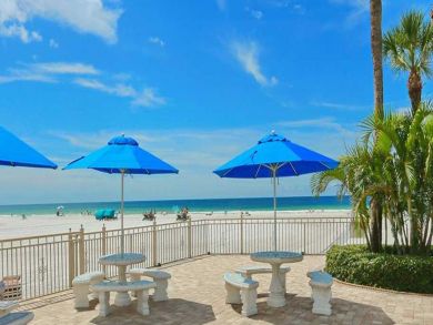 Enjoy  Views of the Gulf from this Two Bedroom Siesta Condo