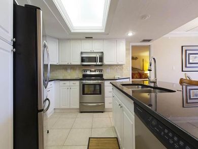Well Equipped Kitchen Well Equipped Kitchen