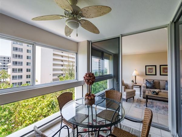 Siesta Key Beach condo Sleeps 4