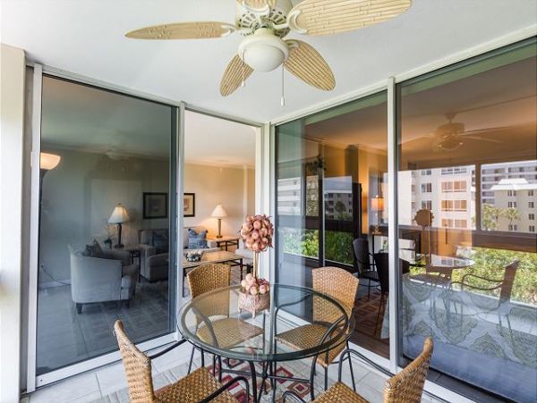 Siesta Key Beach condo Sleeps 4
