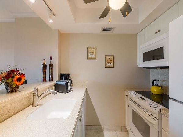 Siesta Key Beach condo Sleeps 4