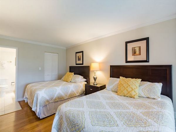 Siesta Key Beach condo Sleeps 4