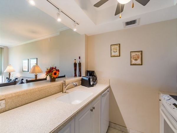 Siesta Key Beach condo Sleeps 4