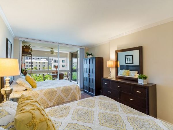 Siesta Key Beach condo Sleeps 4