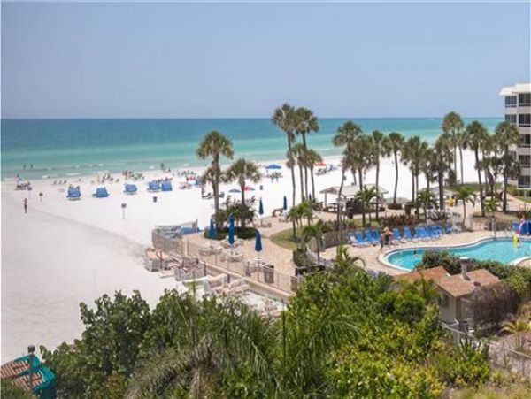 Siesta Key Beach condo Sleeps 4