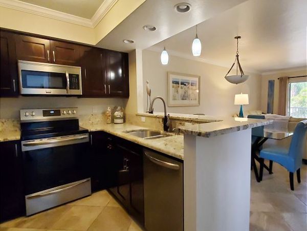 Lovely Bayside 2/2 Condo awaits your arrival!