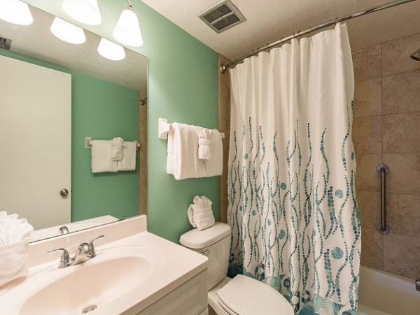 Two Bedroom Vacation Rental Siesta Key Pool & Amenities!