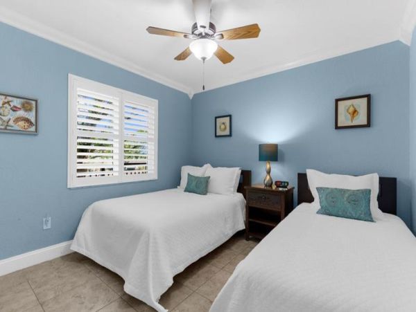 Luxury Two Bedroom Beach Condo Community Pool Sleeps 6