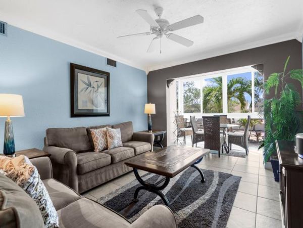 Luxury Two Bedroom Beach Condo Community Pool Sleeps 6