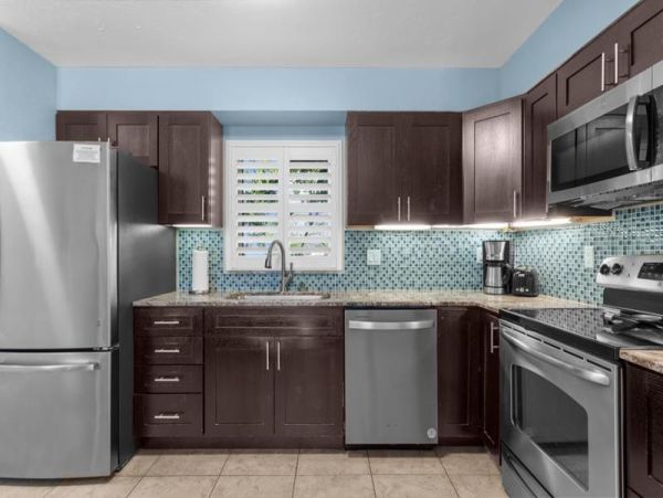 Luxury Two Bedroom Beach Condo Community Pool Sleeps 6