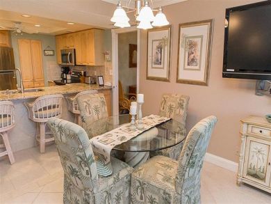 Kitchen & Dining Area