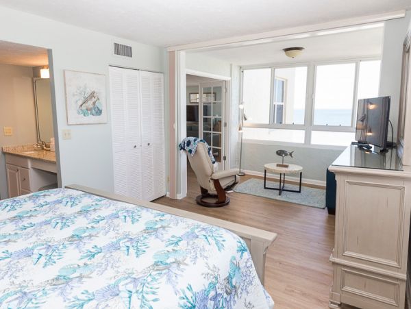 Gulf Front Siesta Key Vacation Condo Two Bedroom