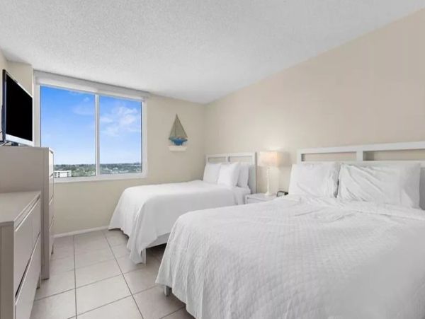 Siesta Key Vacation Rental Condo - Luxury 2-Bed Gulf View Condo