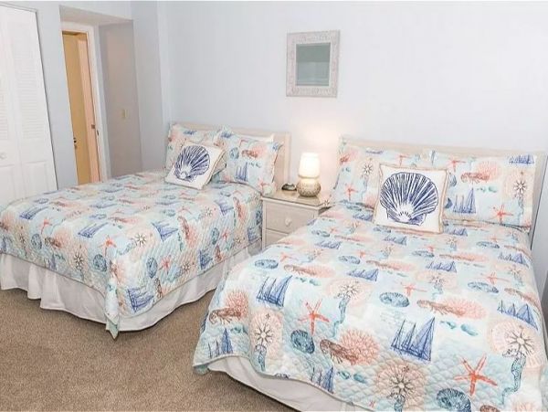 On Beach Vacation Condo Two Bedroom in Siesta Key