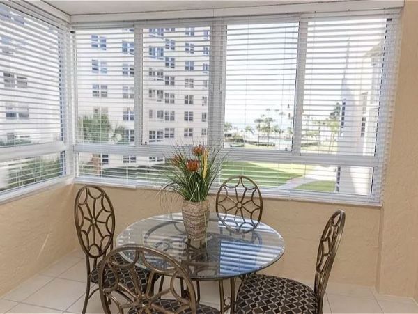 On Beach Vacation Condo Two Bedroom in Siesta Key