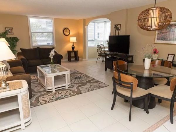 On Beach Vacation Condo Two Bedroom in Siesta Key