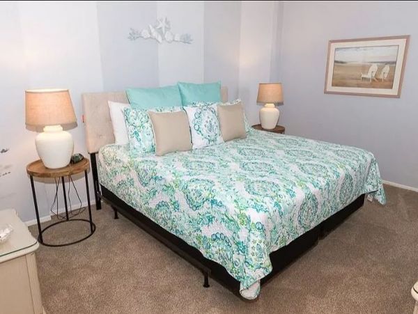 On Beach Vacation Condo Two Bedroom in Siesta Key