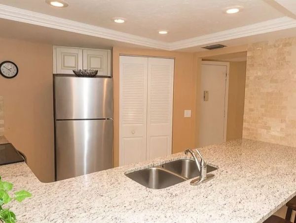 On Beach Vacation Condo Two Bedroom in Siesta Key