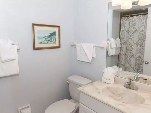 On Beach Vacation Condo Two Bedroom in Siesta Key