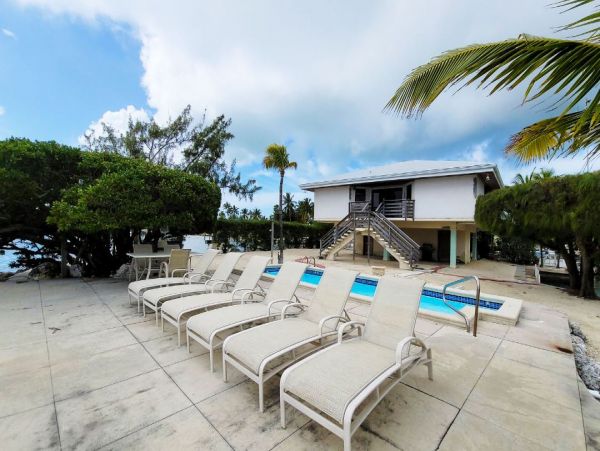 Three Bedroom Vacation Home on Water in Islamorada Sleeps 6