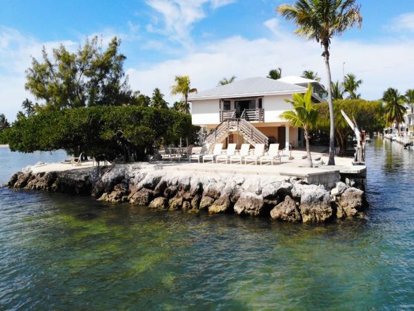 Three Bedroom Vacation Home on Water in Islamorada Sleeps 6