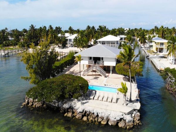 Three Bedroom Vacation Home on Water in Islamorada Sleeps 6
